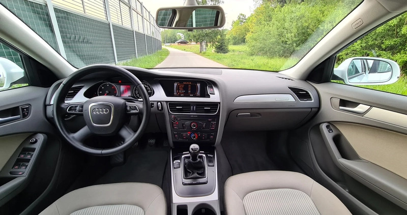 Audi A4 cena 36000 przebieg: 246500, rok produkcji 2011 z Trzciel małe 704